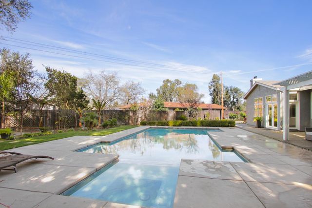 3221 Morse Ave, Sacramento, CA 95821