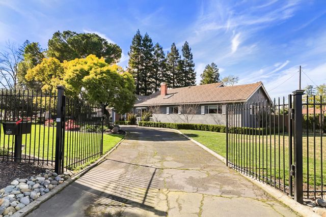 3221 Morse Ave, Sacramento, CA 95821