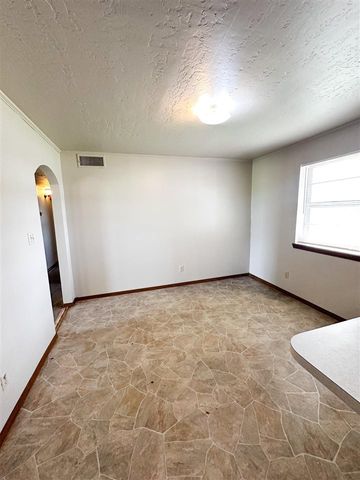 26032 E 1780 Rd, Walters, OK 73572