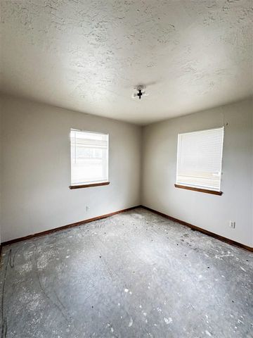 26032 E 1780 Rd, Walters, OK 73572