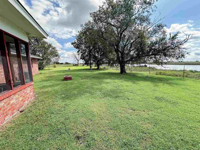 26032 E 1780 Rd, Walters, OK 73572