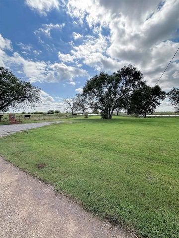 26032 E 1780 Rd, Walters, OK 73572