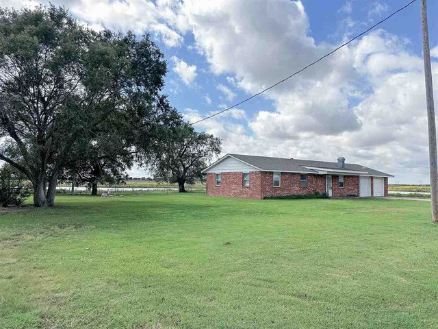 26032 E 1780 Rd, Walters, OK 73572