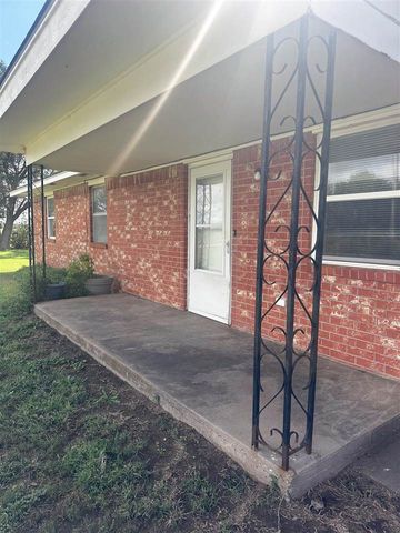 26032 E 1780 Rd, Walters, OK 73572