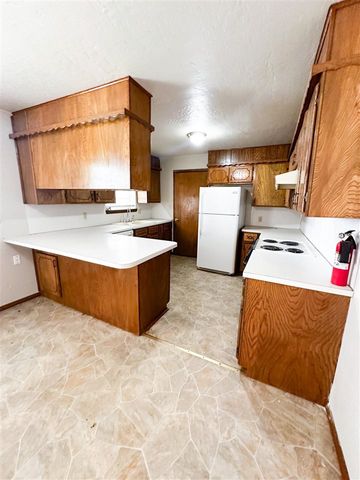 26032 E 1780 Rd, Walters, OK 73572