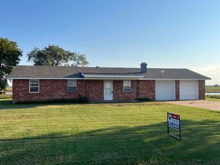 26032 E 1780 Rd, Walters, OK 73572