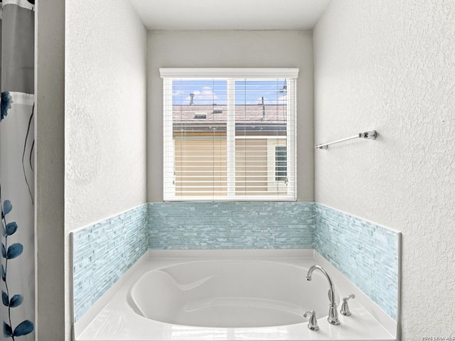 10203 Relic Oaks, San Antonio, TX 78240