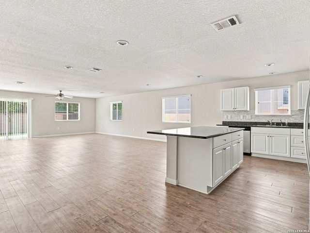 10203 Relic Oaks, San Antonio, TX 78240