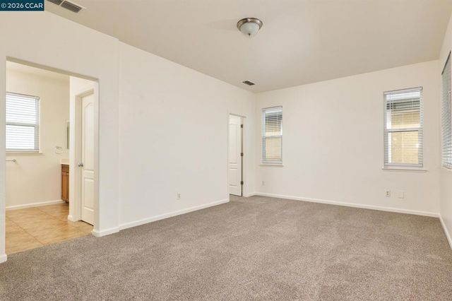 18 Outer Banks Pl, Sacramento, CA 95835