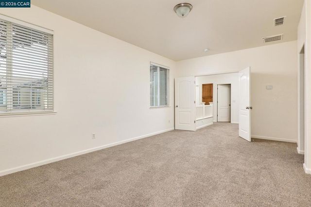 18 Outer Banks Pl, Sacramento, CA 95835