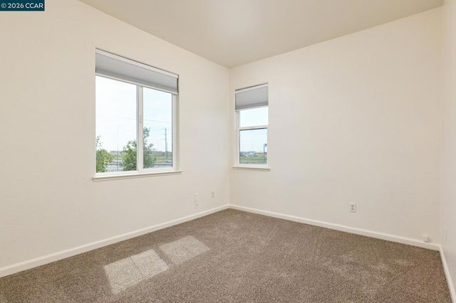 18 Outer Banks Pl, Sacramento, CA 95835