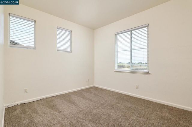 18 Outer Banks Pl, Sacramento, CA 95835