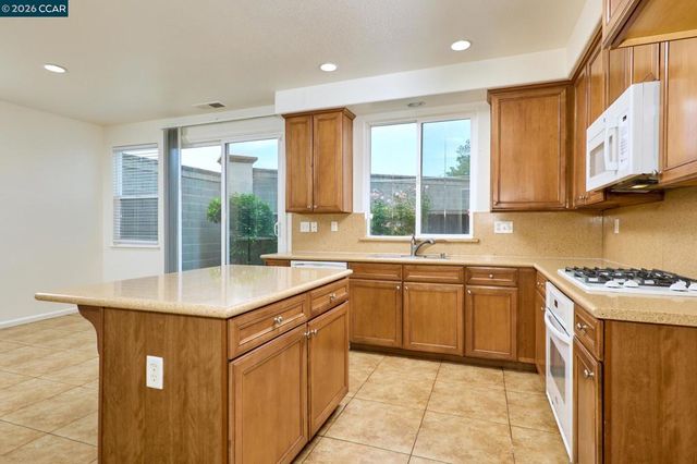18 Outer Banks Pl, Sacramento, CA 95835