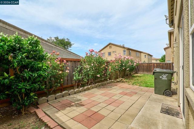 18 Outer Banks Pl, Sacramento, CA 95835