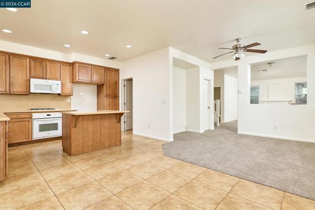 18 Outer Banks Pl, Sacramento, CA 95835