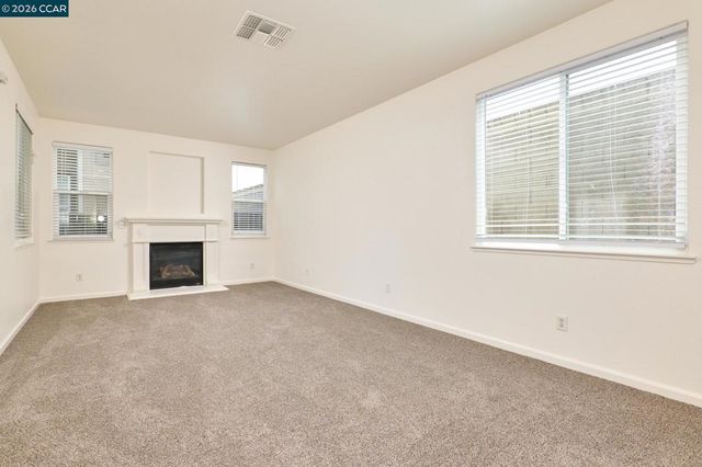 18 Outer Banks Pl, Sacramento, CA 95835