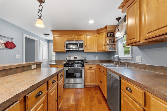 5 Rocky Circle, Derry, NH 03038