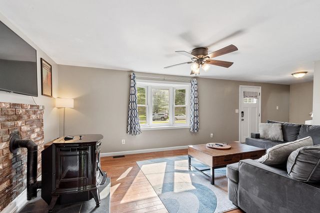 5 Rocky Circle, Derry, NH 03038