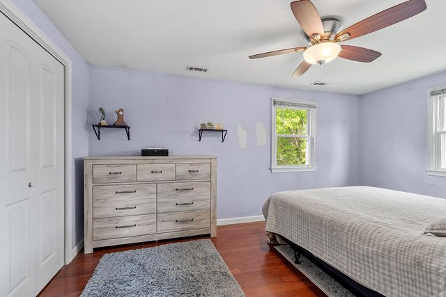 5 Rocky Circle, Derry, NH 03038