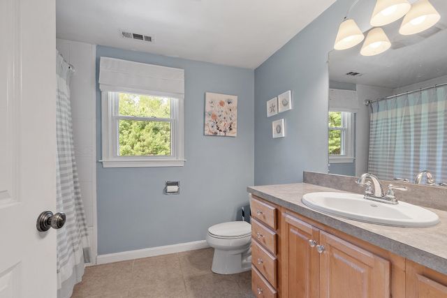 5 Rocky Circle, Derry, NH 03038
