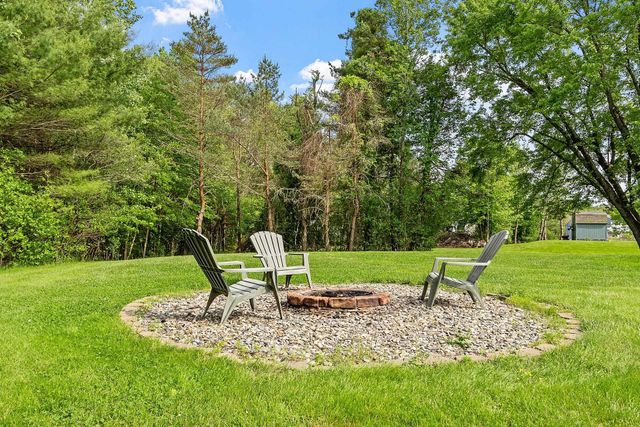 5 Rocky Circle, Derry, NH 03038