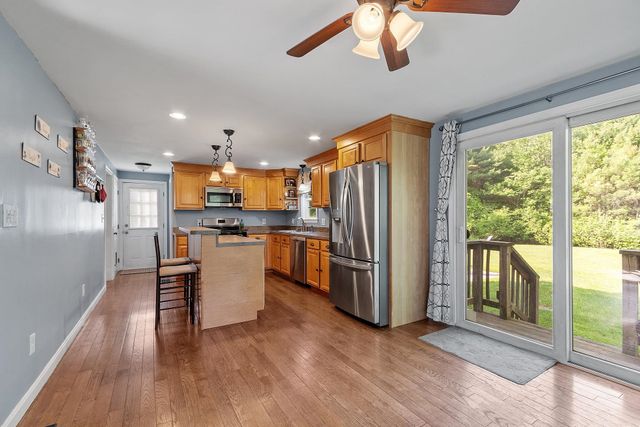 5 Rocky Circle, Derry, NH 03038