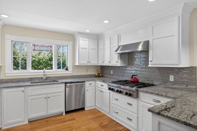 70 Old Queen Anne Rd, Chatham, MA 02633