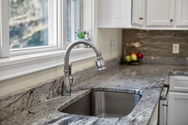 70 Old Queen Anne Rd, Chatham, MA 02633