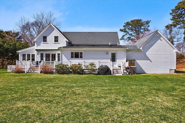 70 Old Queen Anne Rd, Chatham, MA 02633