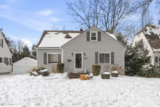 300 Melbourne Avenue, Akron, OH 44313