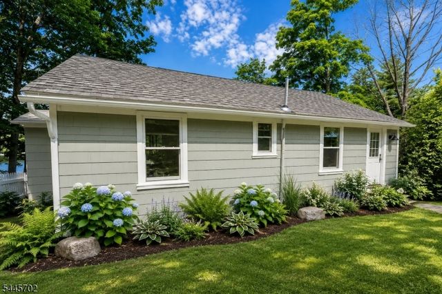 19 Lake Grinnell Ln, Sparta Twp., NJ 07871
