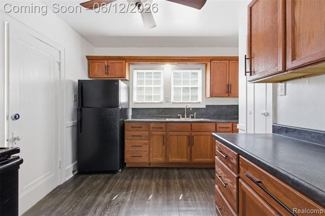 10351 Maplelawn Street, Detroit, MI 48204