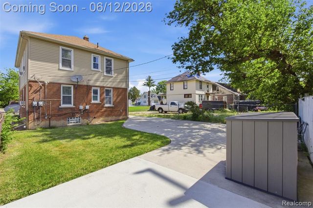 10351 Maplelawn Street, Detroit, MI 48204