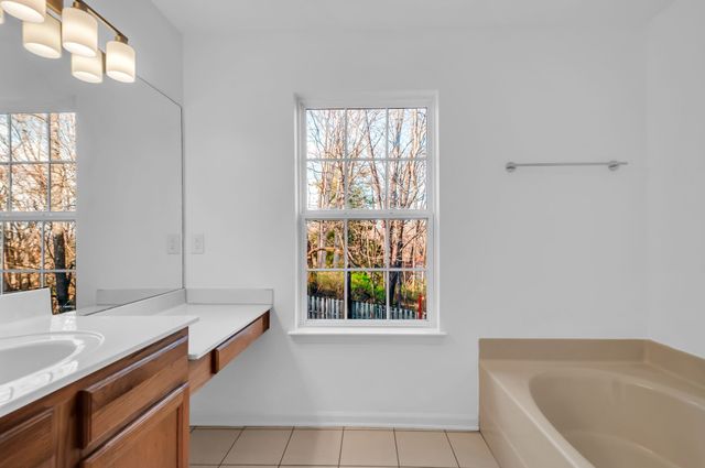 7440 Kreitner Dr, Nashville, TN 37221