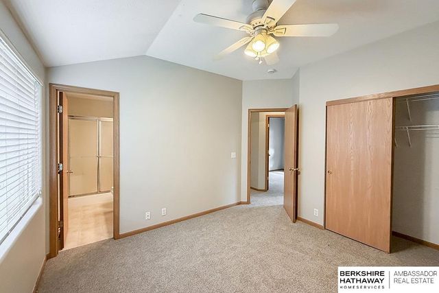 1138 Devon Drive, Papillion, NE 68046