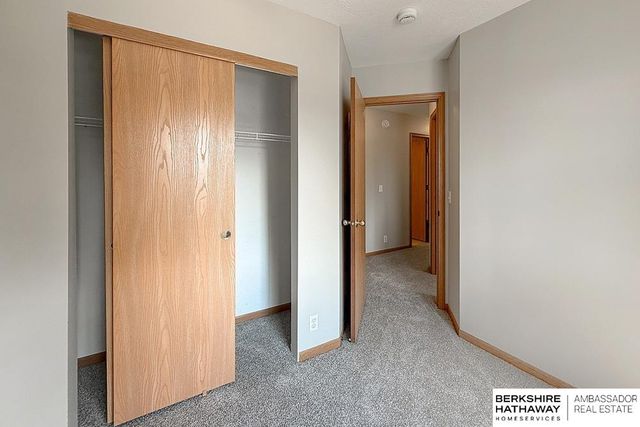 1138 Devon Drive, Papillion, NE 68046