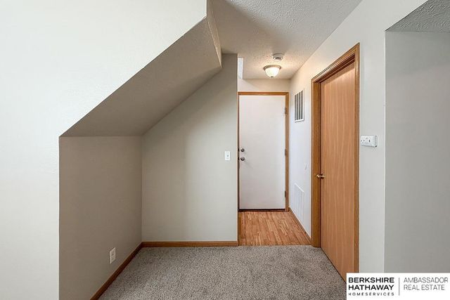 1138 Devon Drive, Papillion, NE 68046