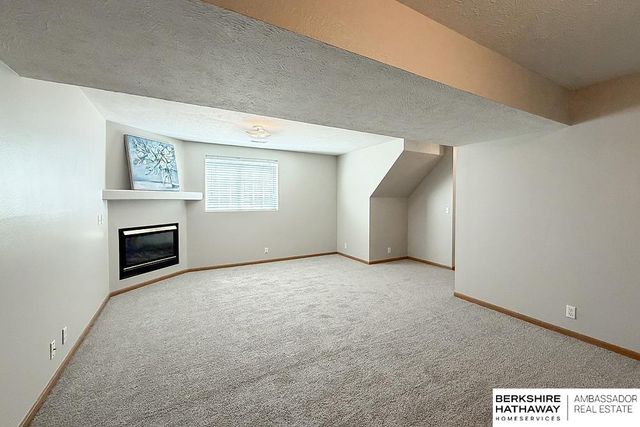 1138 Devon Drive, Papillion, NE 68046