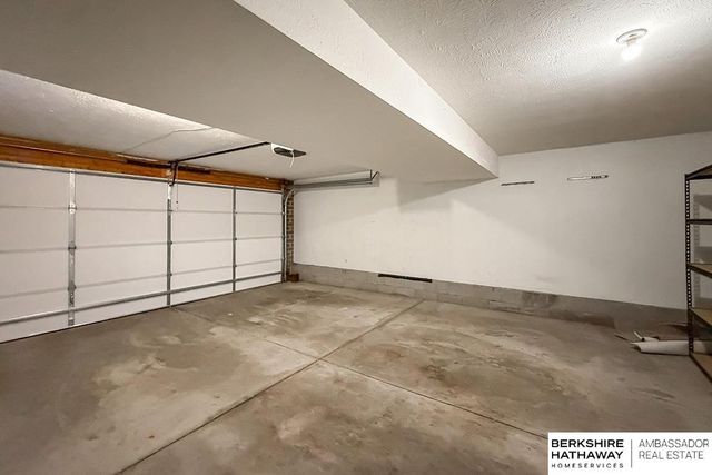 1138 Devon Drive, Papillion, NE 68046