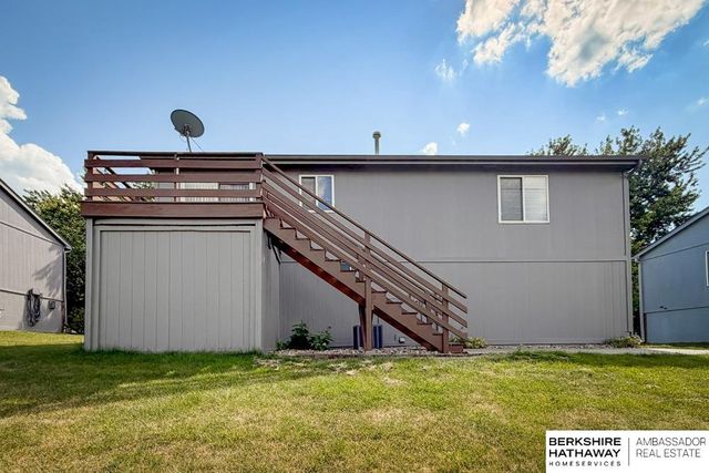 1138 Devon Drive, Papillion, NE 68046