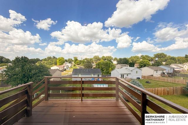 1138 Devon Drive, Papillion, NE 68046