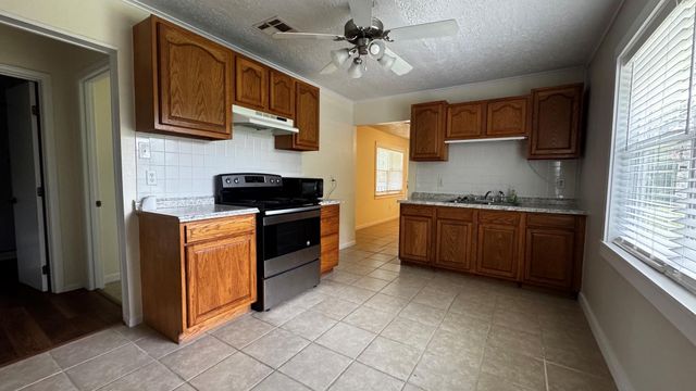 30827 Burton Cemetery Road, Waller, TX 77484