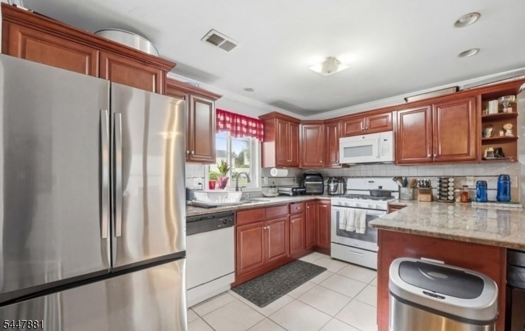 637 Jefferson Ave, Elizabeth City, NJ 07201