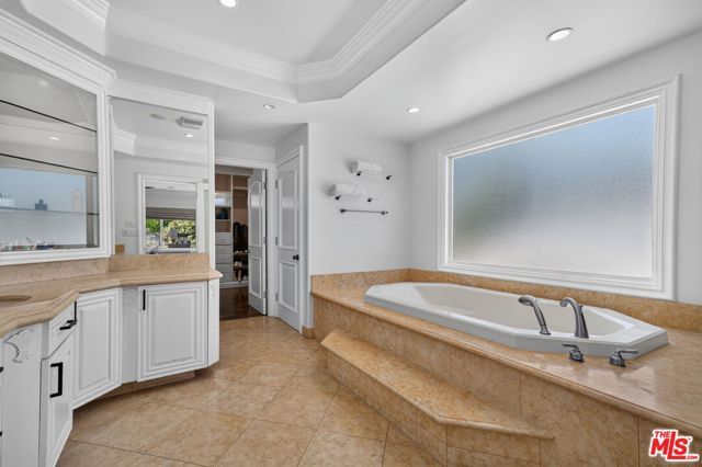 5230 Teesdale Avenue, Los Angeles, CA 91607