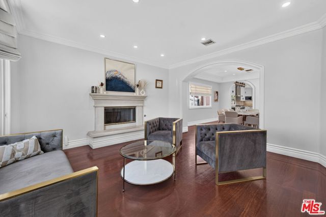 5230 Teesdale Avenue, Los Angeles, CA 91607