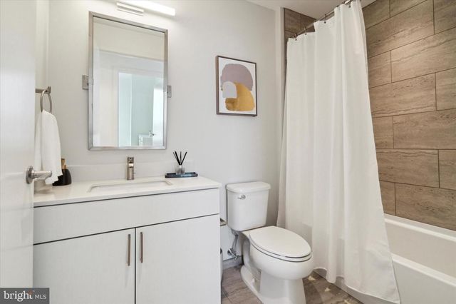1-5 DOCK STREET #402, Philadelphia, PA 19106