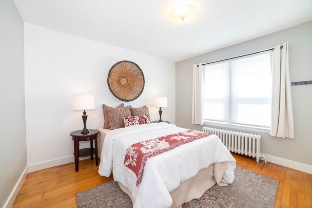 25 Dixfield Road, Worcester, MA 01606