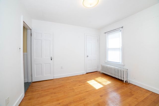 25 Dixfield Road, Worcester, MA 01606