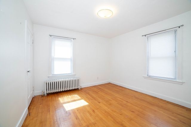 25 Dixfield Road, Worcester, MA 01606