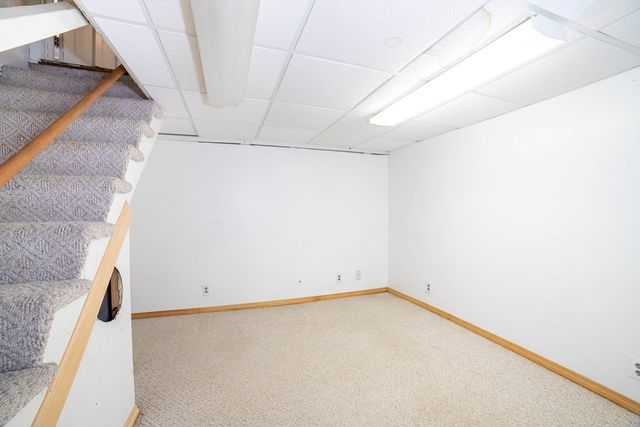 25 Dixfield Road, Worcester, MA 01606